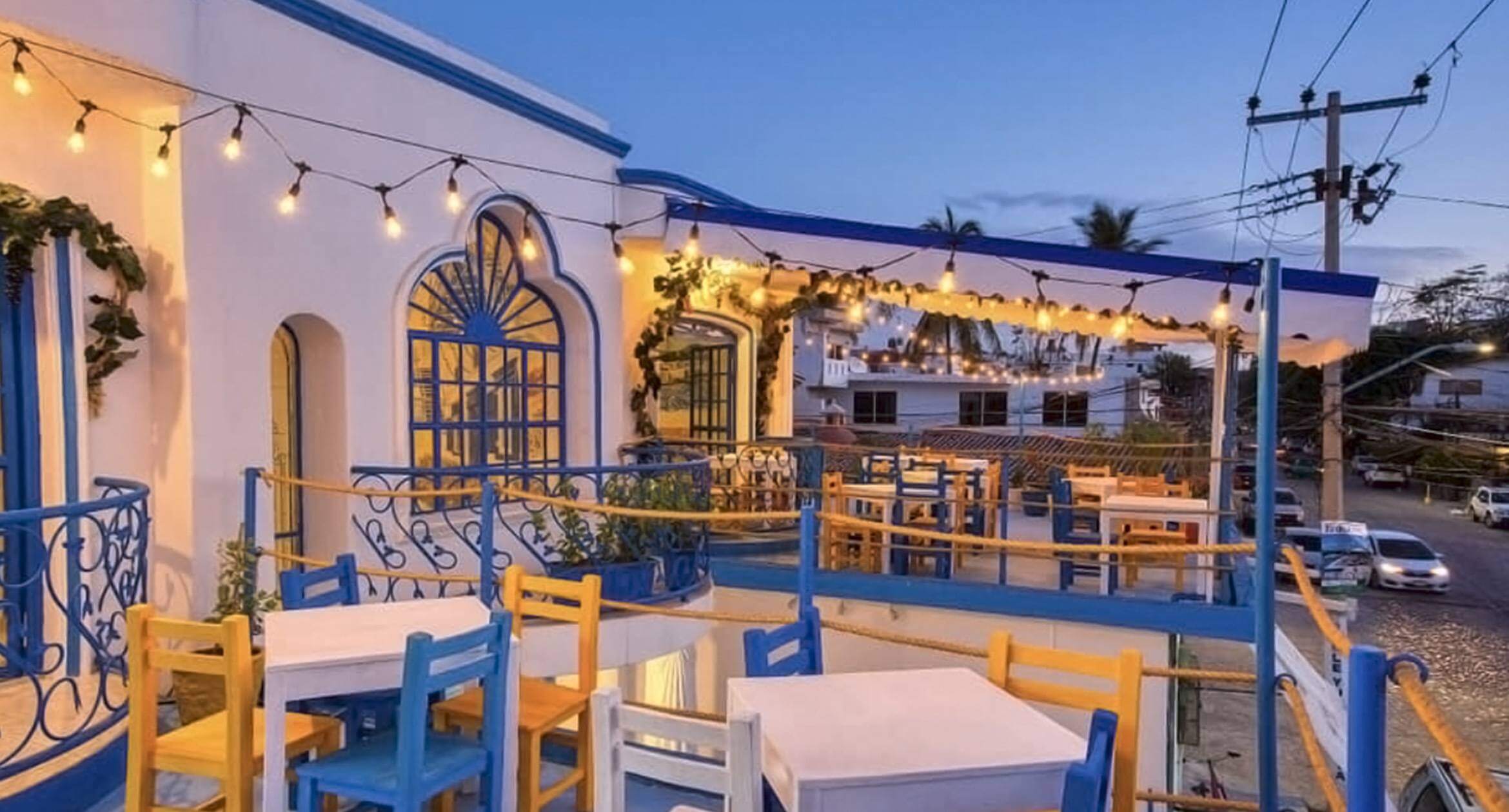 restaurant balcony in versalles greek food