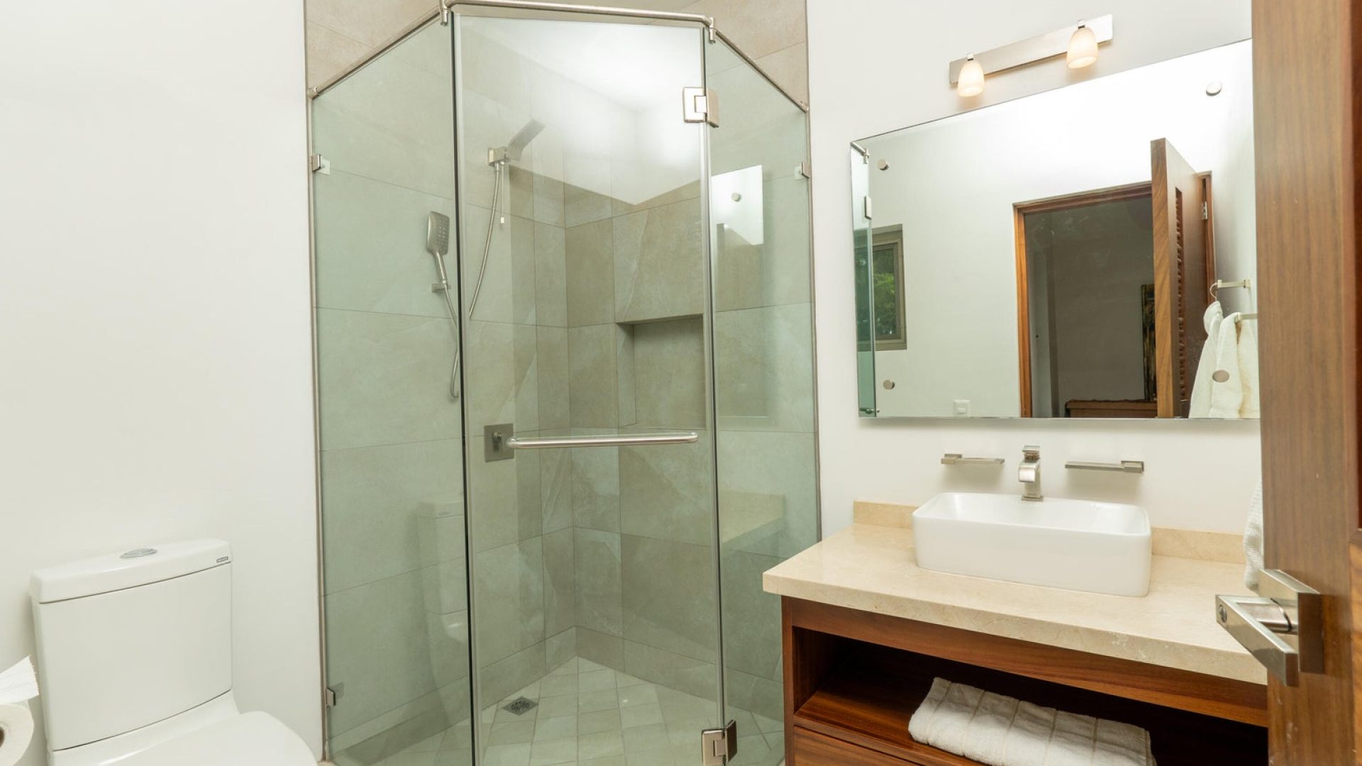 20240730025204955927000000-o