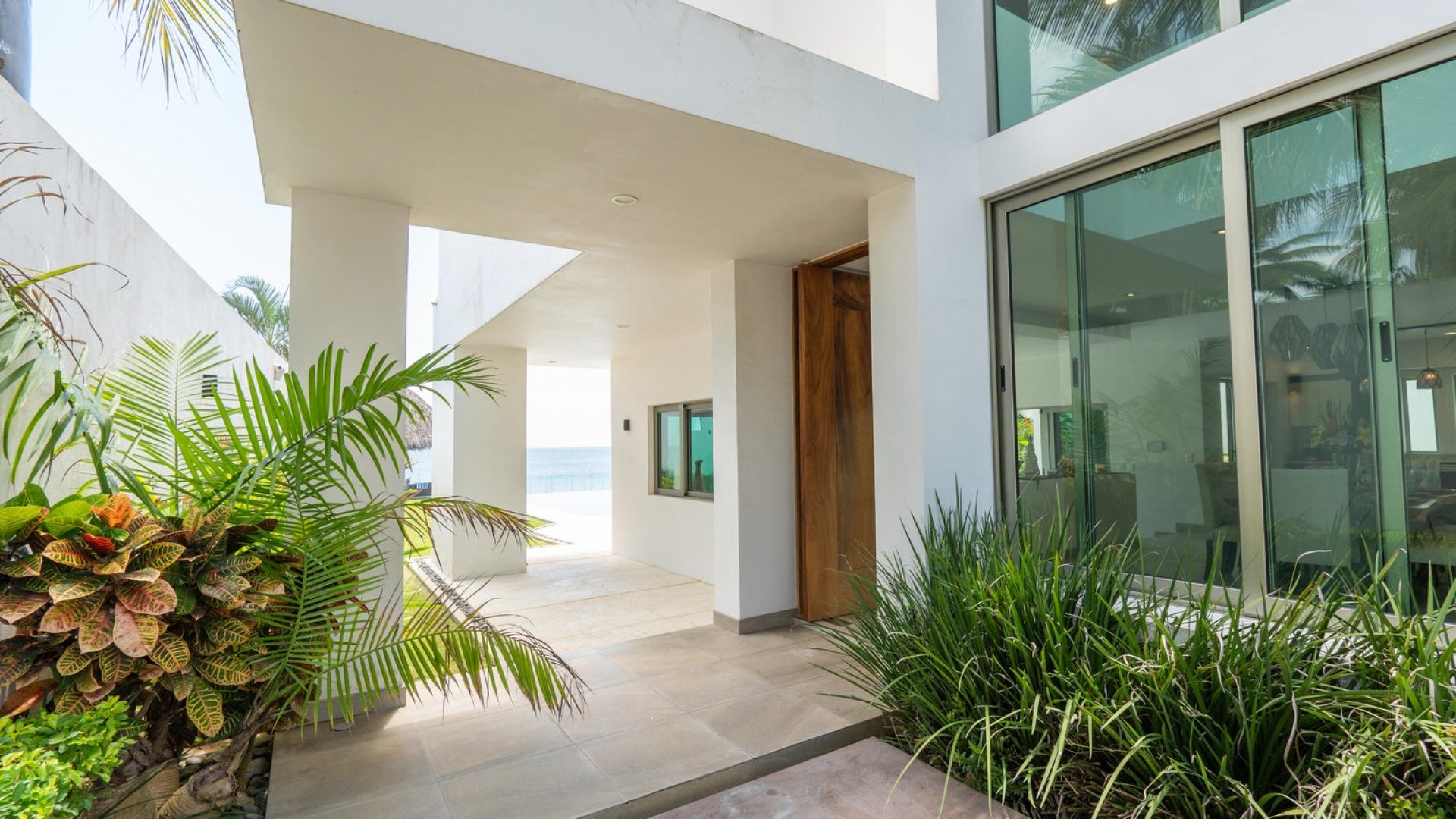 20240730031851114837000000-o